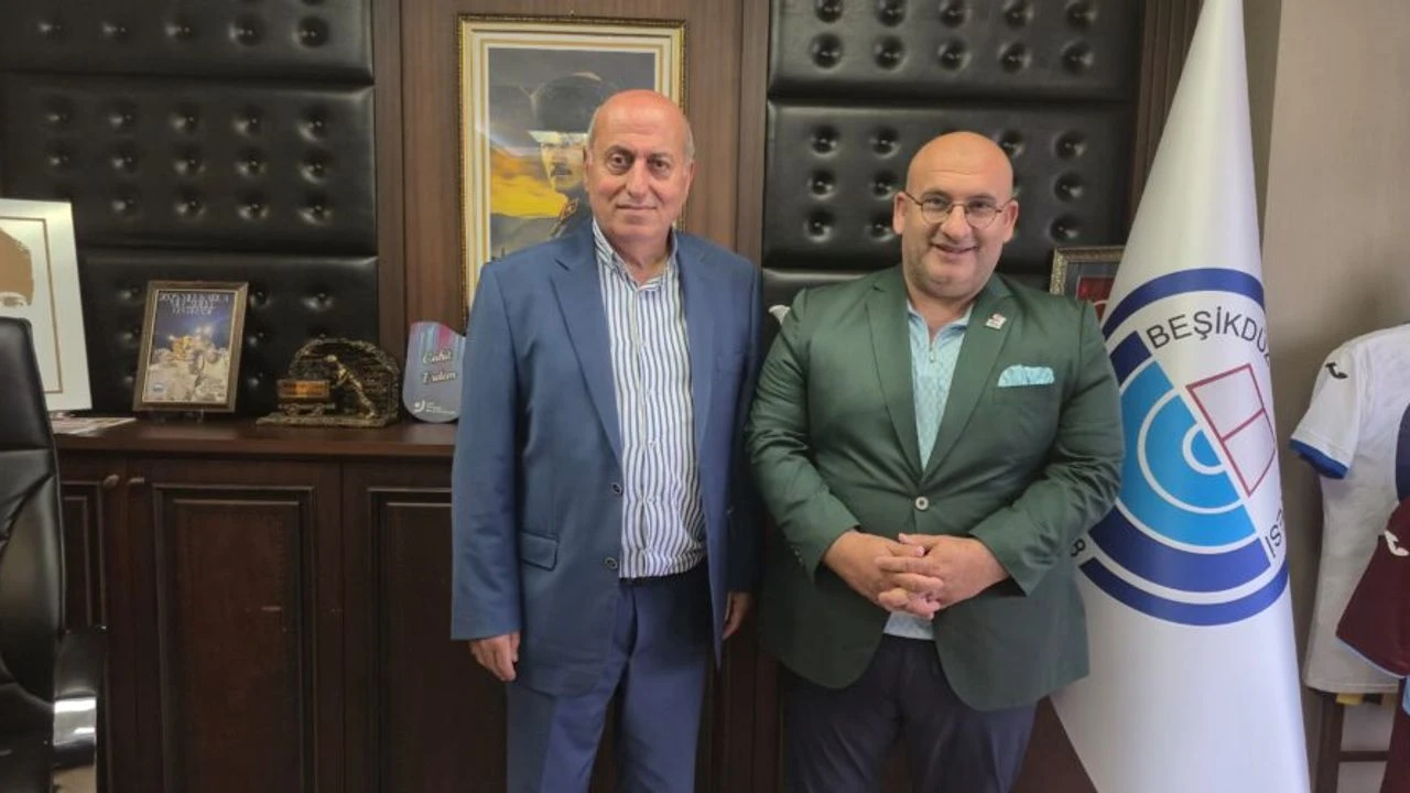 BEŞİKDÜZÜ’NE YILIN BAŞARILI BELEDİYE BAŞKANI ÖDÜLÜ