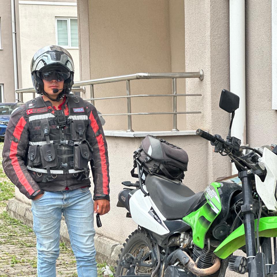 162.Karabdal İzmis Şenliğinde ‘’Drone Vatan’ın’’ Motoruna Zarar Vererek Kaskını Çaldılar